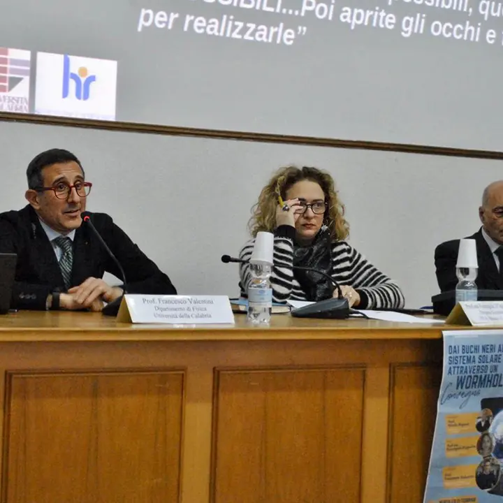 L'Unical si avvicina ai banchi di scuola attraverso i buchi neri...