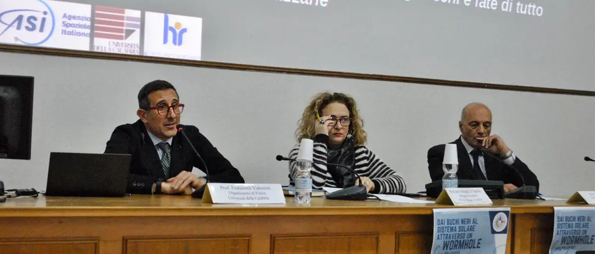 L'Unical si avvicina ai banchi di scuola attraverso i buchi neri...