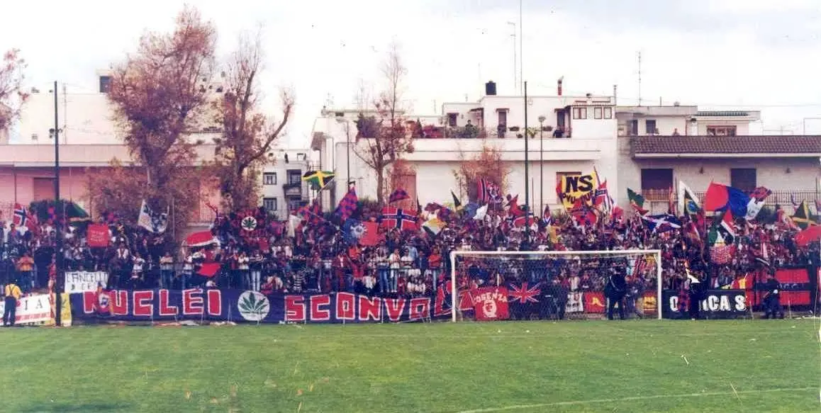 Cosenza-Casarano, amicizia senza confini: ma la festa nello stadio sarà rimandata