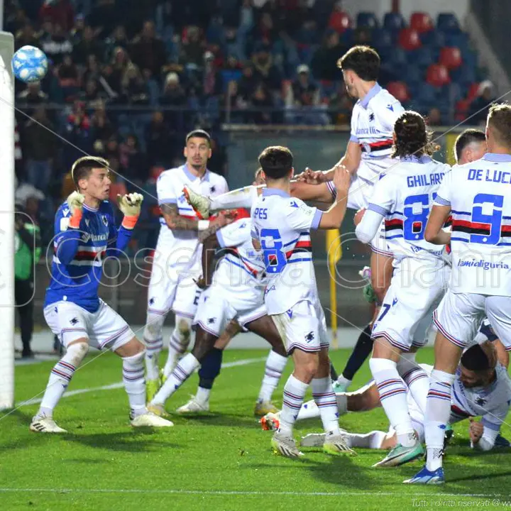 Cosenza, la Sampdoria rovina la festa dei Lupi con Darboe e De Luca