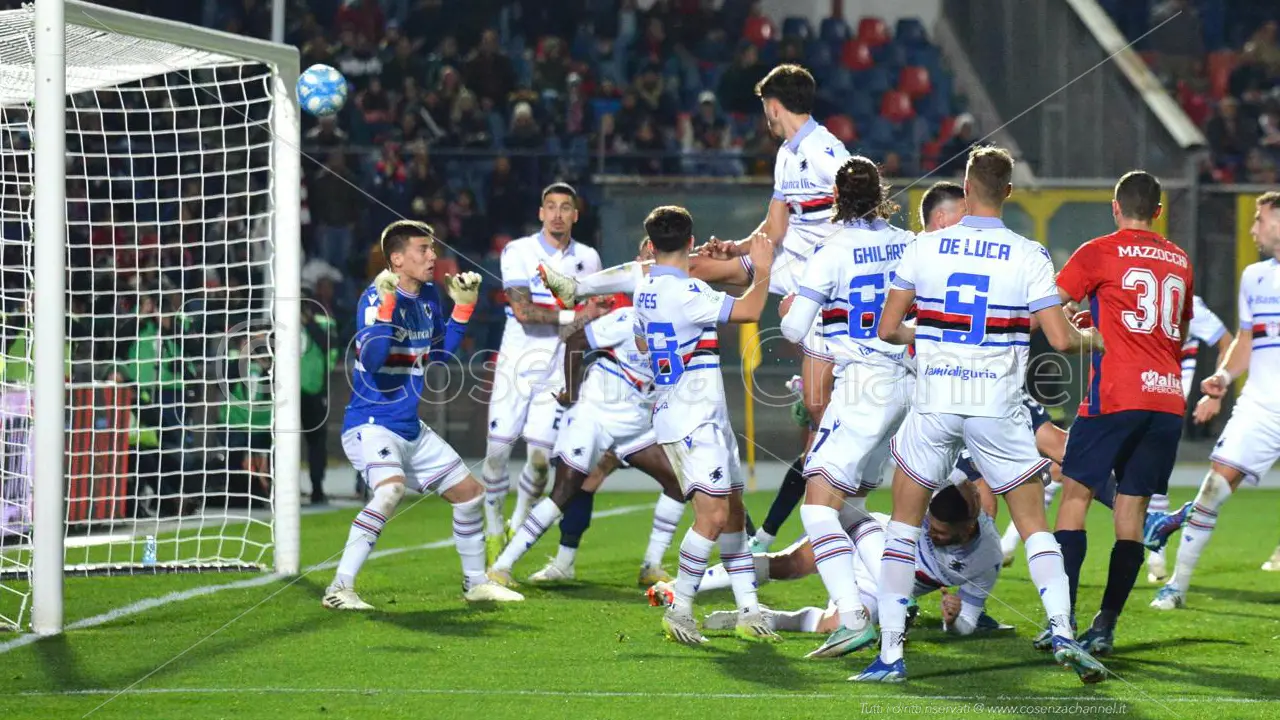 Cosenza, la Sampdoria rovina la festa dei Lupi con Darboe e De Luca