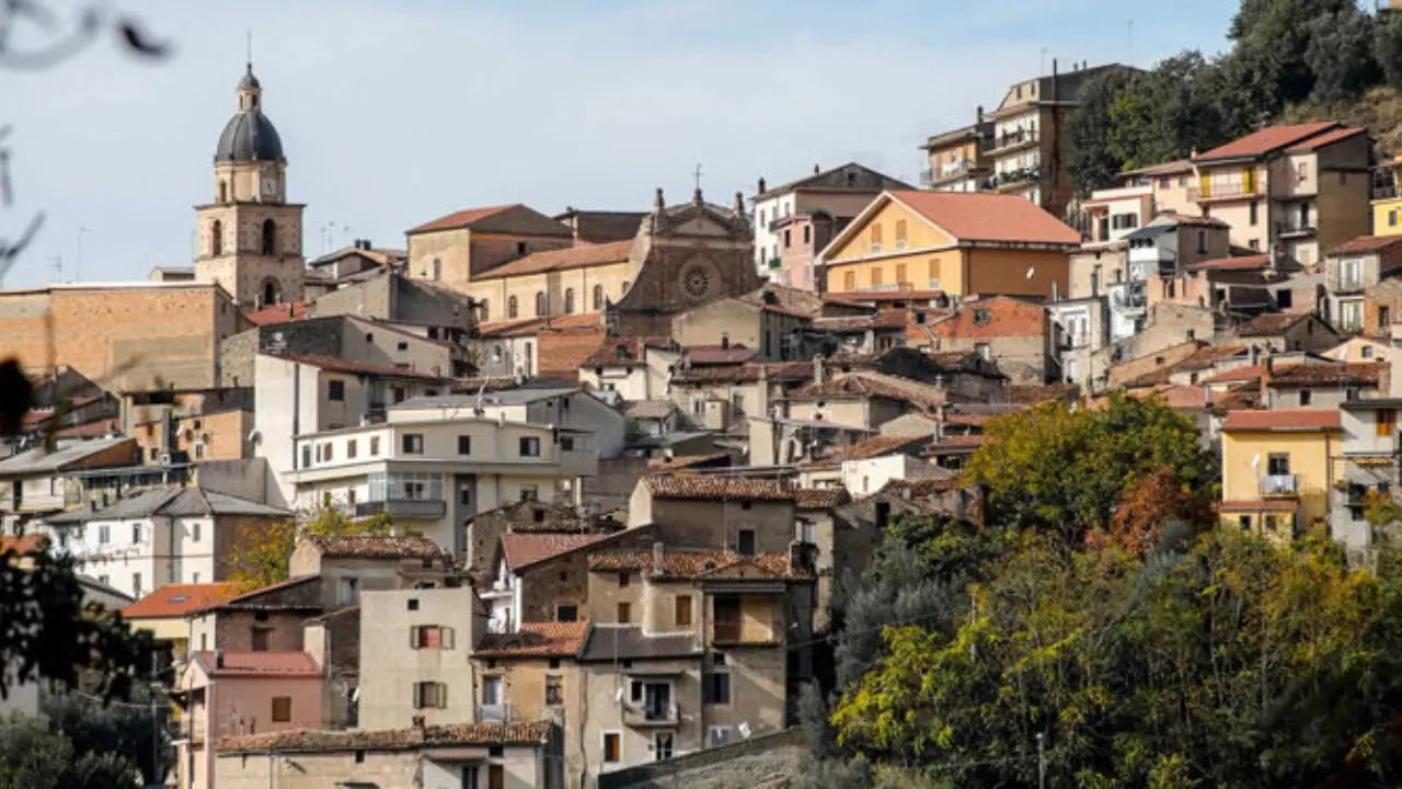 Casali del Manco, i lavoratori comunali chiedono un incontro alla sindaca Pisani