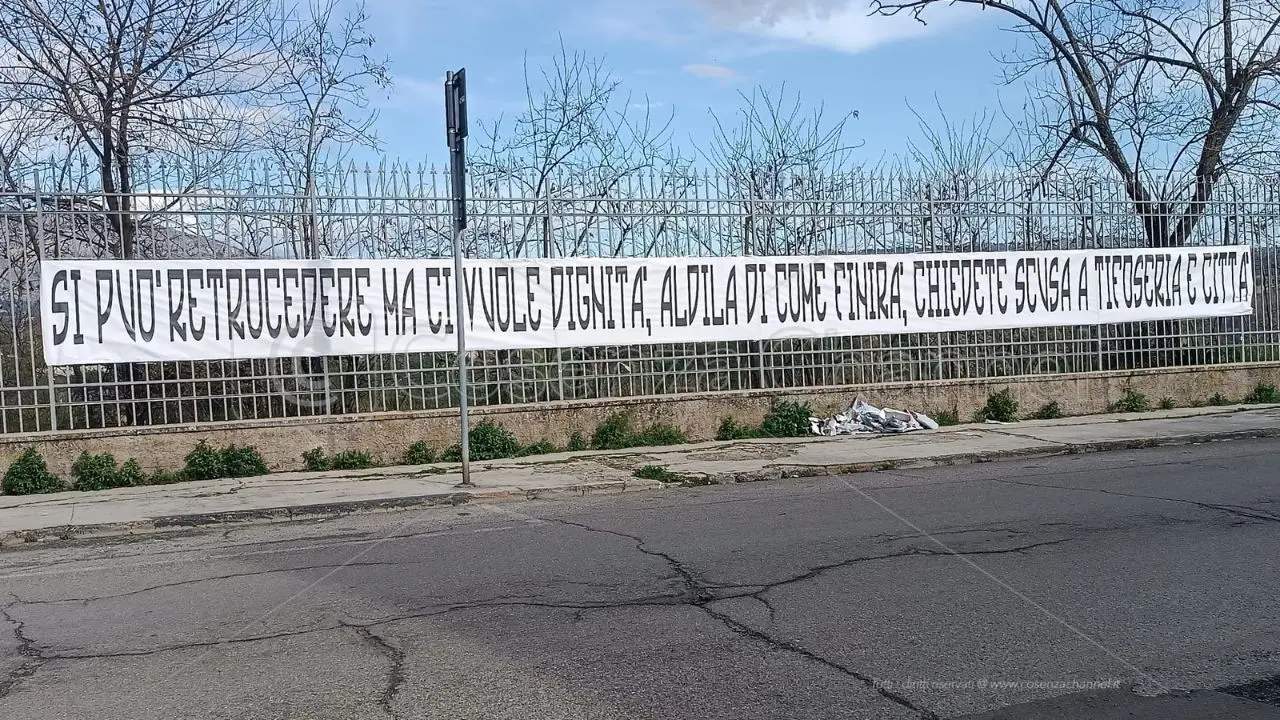 Castrovillari nel caos, i tifosi chiedono chiarezza sul futuro dei lupi rossoneri