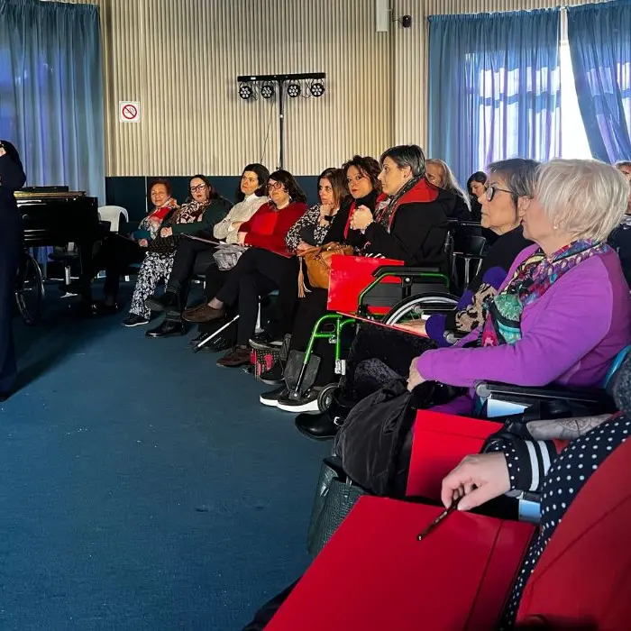 Donne con sclerosi multipla, l'Aism combatte la doppia discriminazione