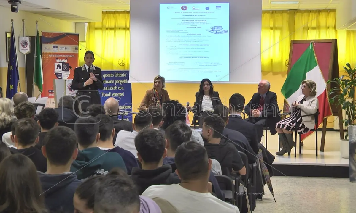 Il carcere spiegato agli studenti, iniziativa al polo \"Brutium\" di Cosenza