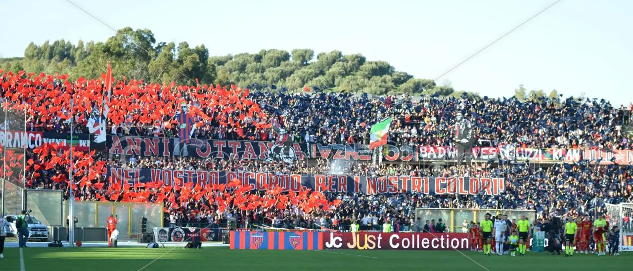 Cosenza-Catanzaro, clamoroso dietrofront di Guarascio: la curva torna a 19 euro
