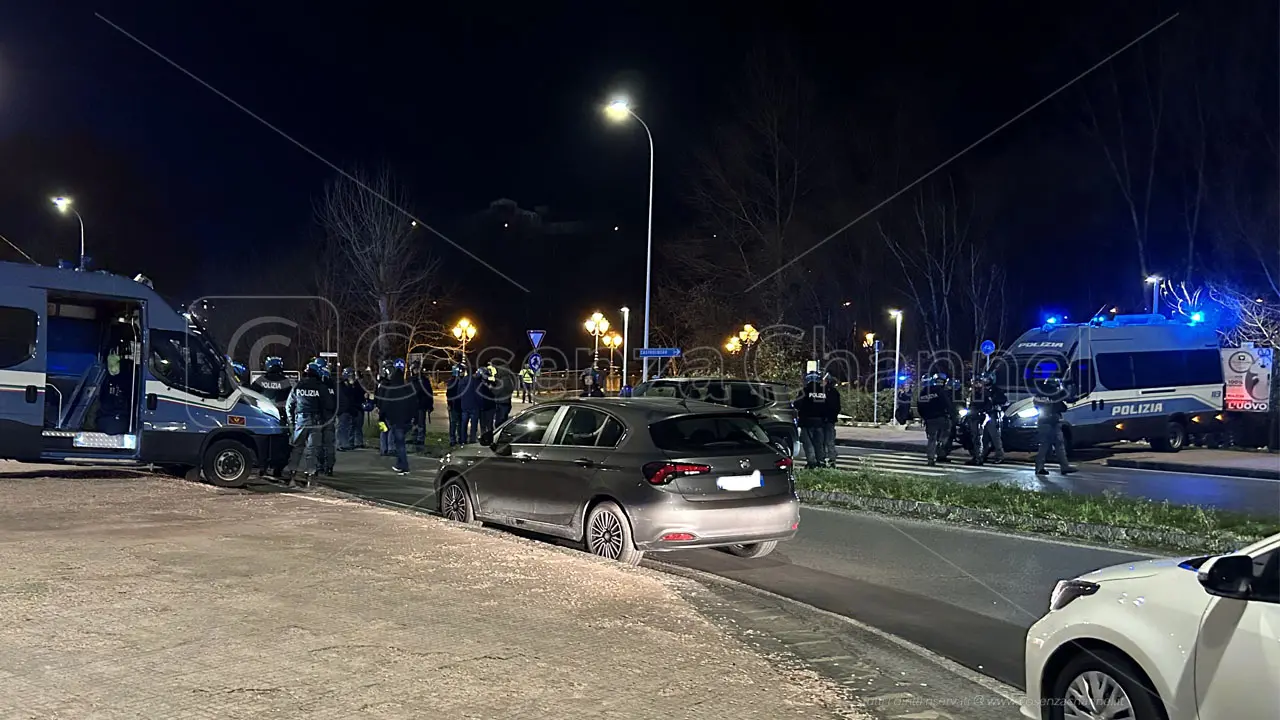 Cosenza-Catanzaro, prosegue il lavoro di indagine: decine di identificazioni in corso