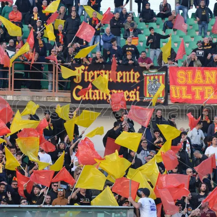 Cosenza-Catanzaro prevista per il 26 dicembre al \"Marulla\", probabile trasferta vietata ai tifosi giallorossi