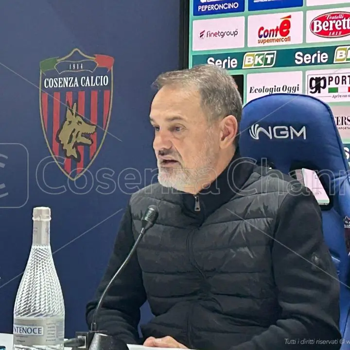 Catanzaro, Vivarini: «Derby deciso dagli episodi, il Cosenza è stato all'altezza»