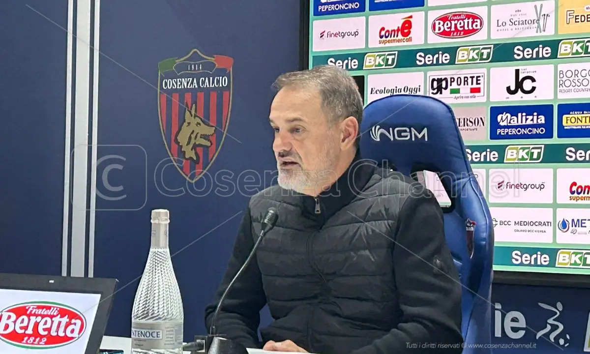 Catanzaro, Vivarini: «Derby deciso dagli episodi, il Cosenza è stato all'altezza»