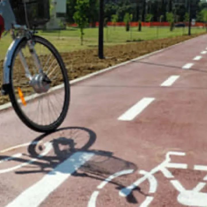 Rende-Cosenza, il ponte ciclopedonale verso il taglio del nastro