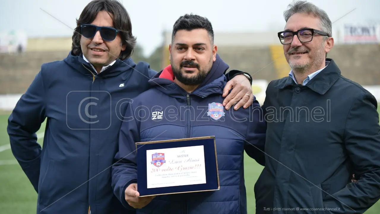 Rossanese, mister Aloisi festeggia le 200 panchine: «Ne sono orgoglioso»