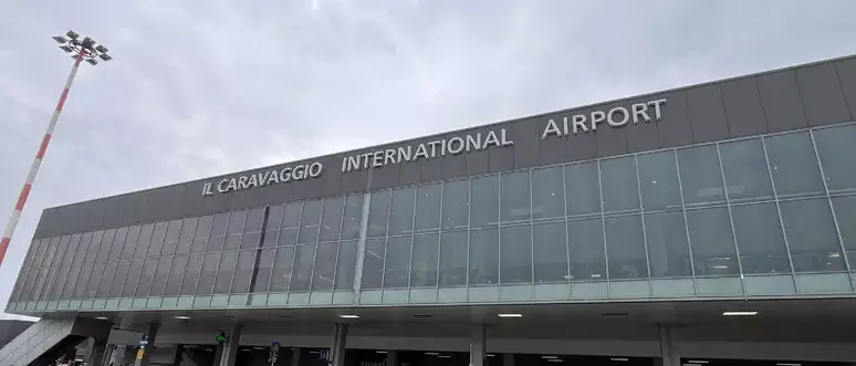 Tragedia a Orio al Serio, uomo muore risucchiato dal motore di un aereo\n