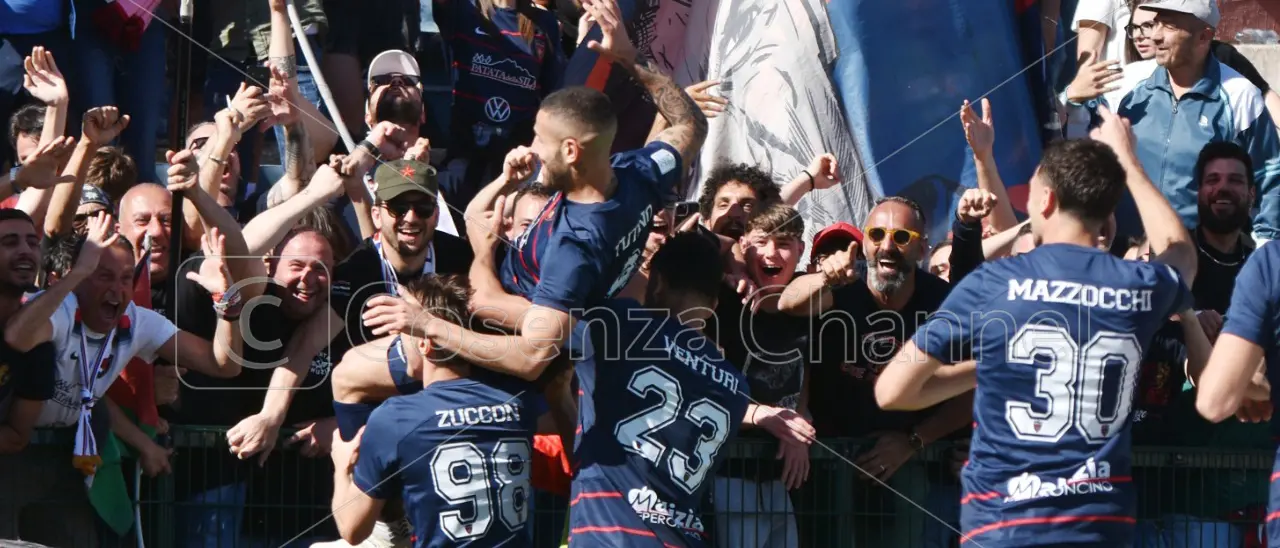 Cosenza, in un anno dal punto più alto al più basso della storia recente