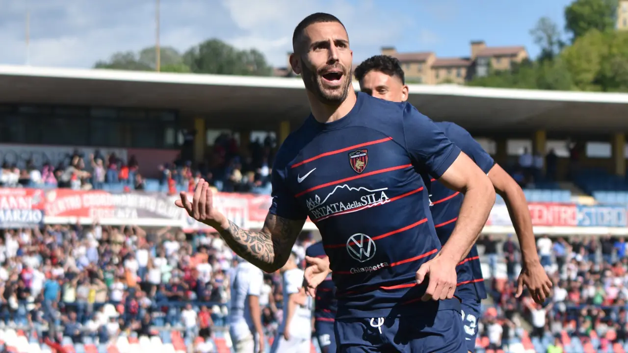 Cosenza, su Tutino c’è anche lo Schalke 04. Guarascio chiede 5 milioni