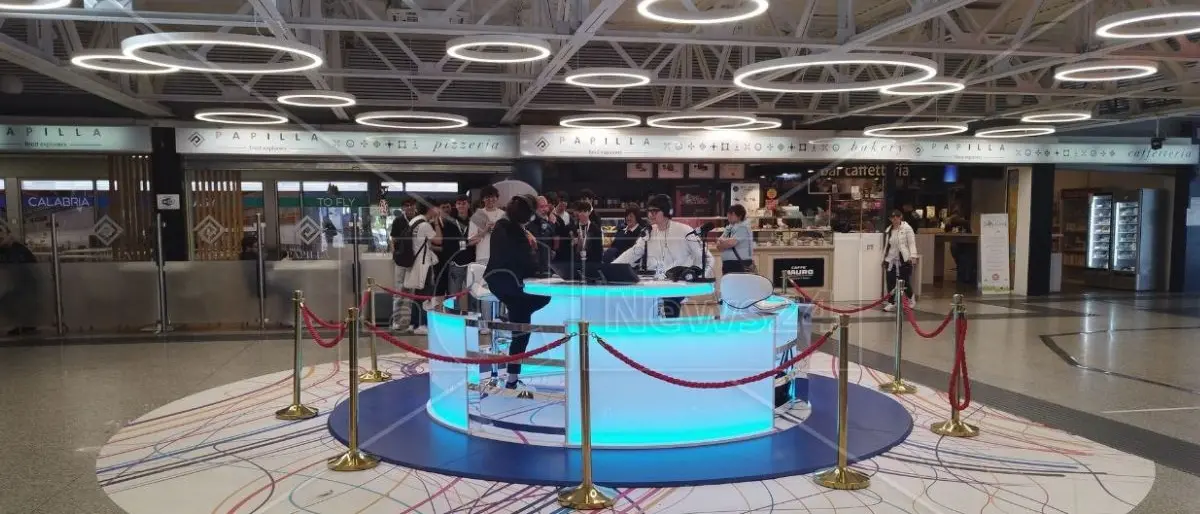 LaC OnAirport, inaugurata la nuova postazione televisiva e radiofonica nell’aeroporto di Lamezia