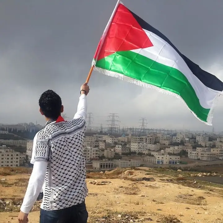 Stop alla\u00A0cooperazione con Israele, richiesta di cento sindaci al consiglio regionale\n