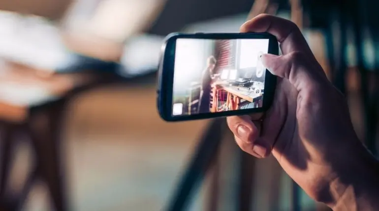 Era ai domiciliari e pubblicava video irriverenti sui social, 40enne in carcere