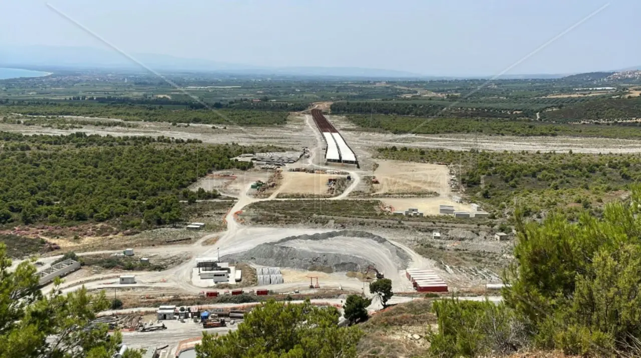 SS 106 Jonica, domani sarà abbattuto l’ultimo diaframma del terzo megalotto