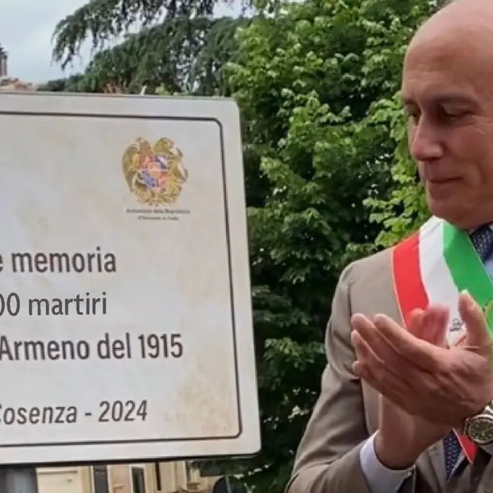 Cosenza, una targa ricorda il sacrificio degli armeni