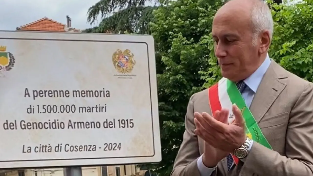 Cosenza, una targa ricorda il sacrificio degli armeni