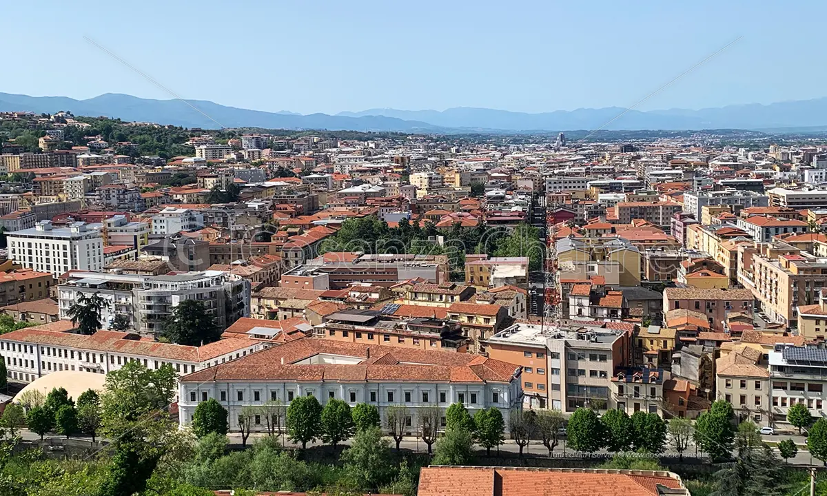 Cosenza: via libera a nuove strutture sportive e piani urbanistici per lo sviluppo cittadino