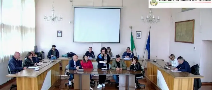 Casali del Manco, il rendiconto economico va per le lunghe. Seduta rinviata