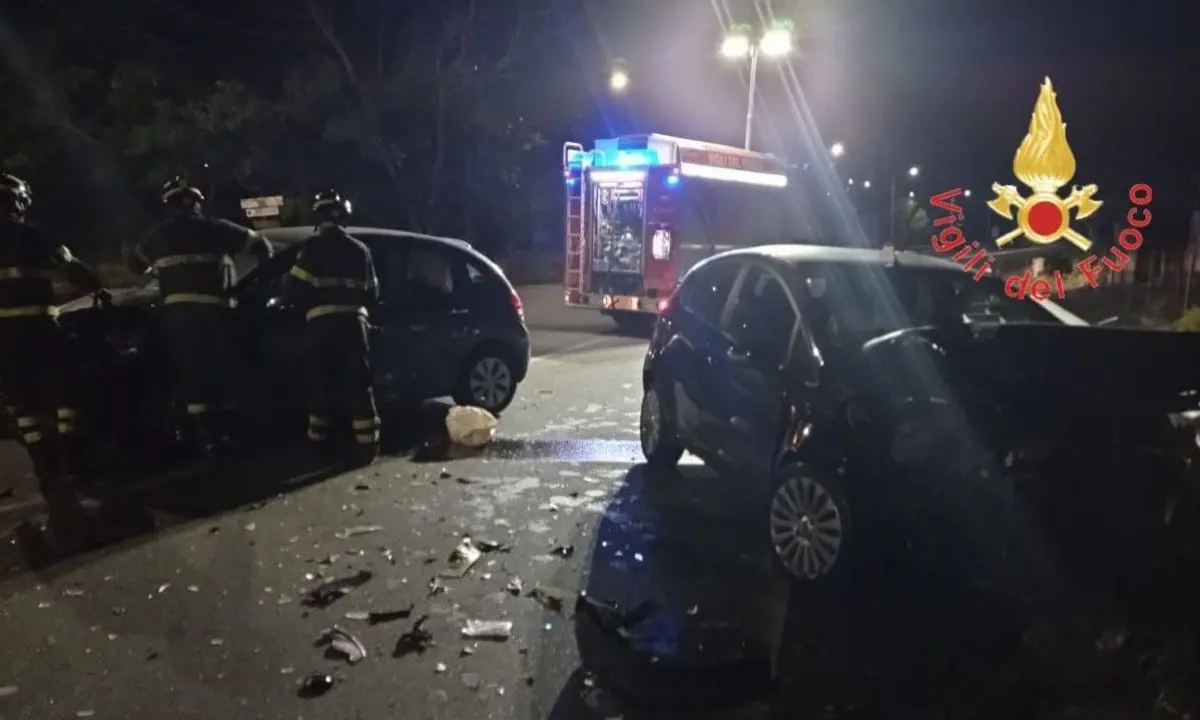 Tragedia a Catanzaro, 25enne muore in uno scontro frontale. Grave un'altra persona