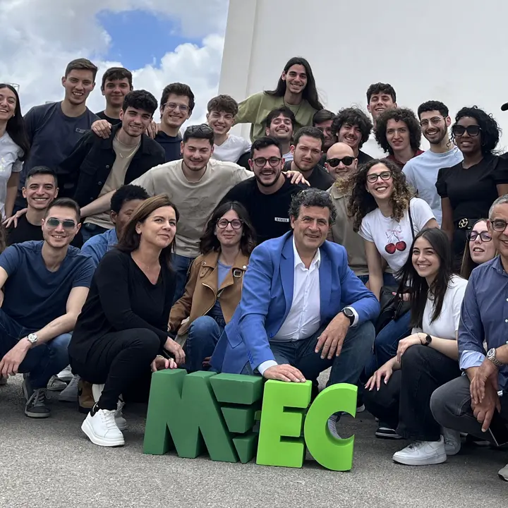 Meec, mobilità elettrica all'Unical: consegnate dodici borse di studio da 20mila euro