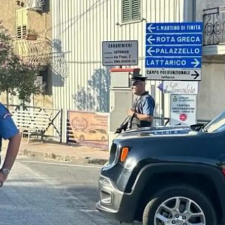 Lattarico, un uomo in manette per droga e furto di energia elettrica