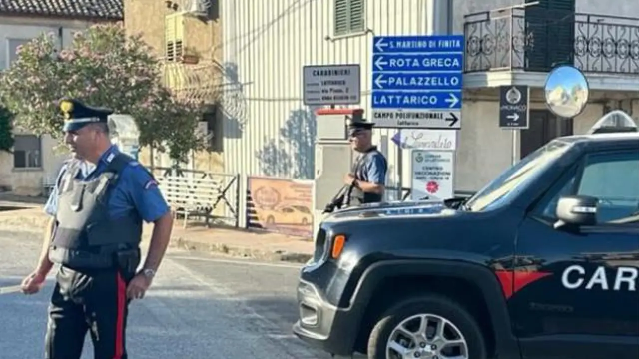 Lattarico, un uomo in manette per droga e furto di energia elettrica