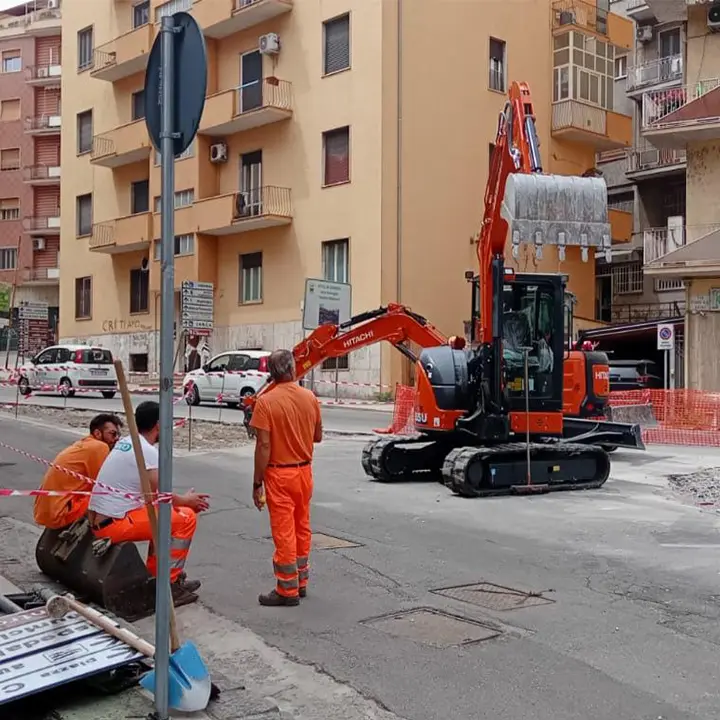 Cosenza, addio alla rotatoria su viale della Repubblica. Occhiuto su fb: «Un passo indietro»