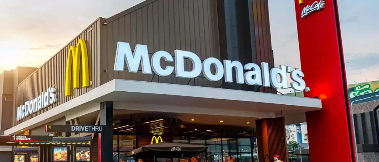 McDonald's apre anche a Diamante. Ma l'avvio dei lavori finisce davanti al Tar