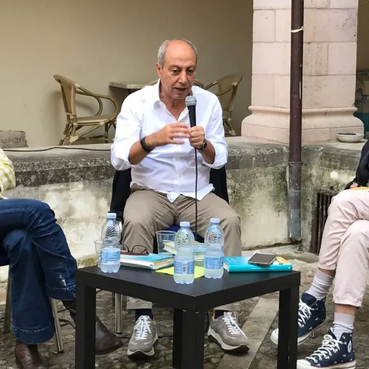 Premio Sila, Carmine Abate presenta \"Un paese felice\": una storia italiana e calabrese