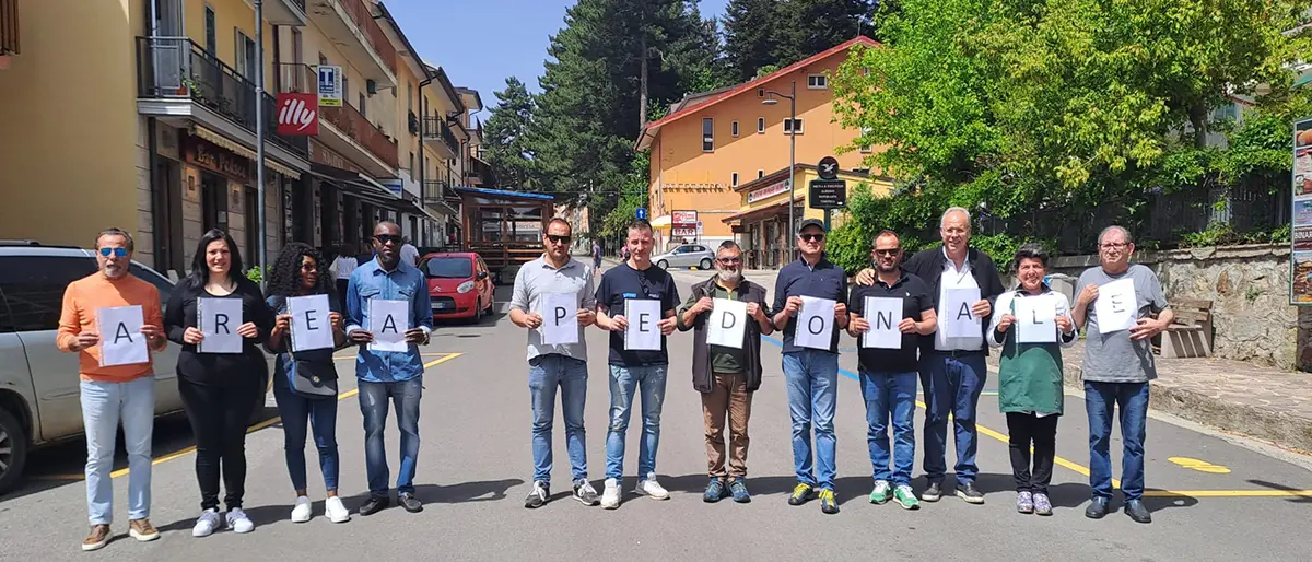 Camigliatello e l'area pedonale fantasma. La protesta dei commercianti