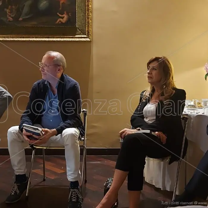 Se è la lana a non far prevalere l'Inferno. Andrea Apollonio presenta il suo romanzo a Cosenza