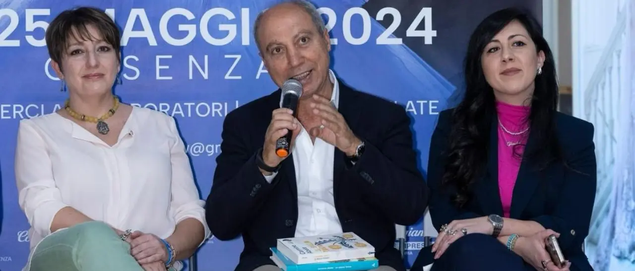 Cosenza al South Italy Fashion Week ospite lo scrittore Carmine Abate