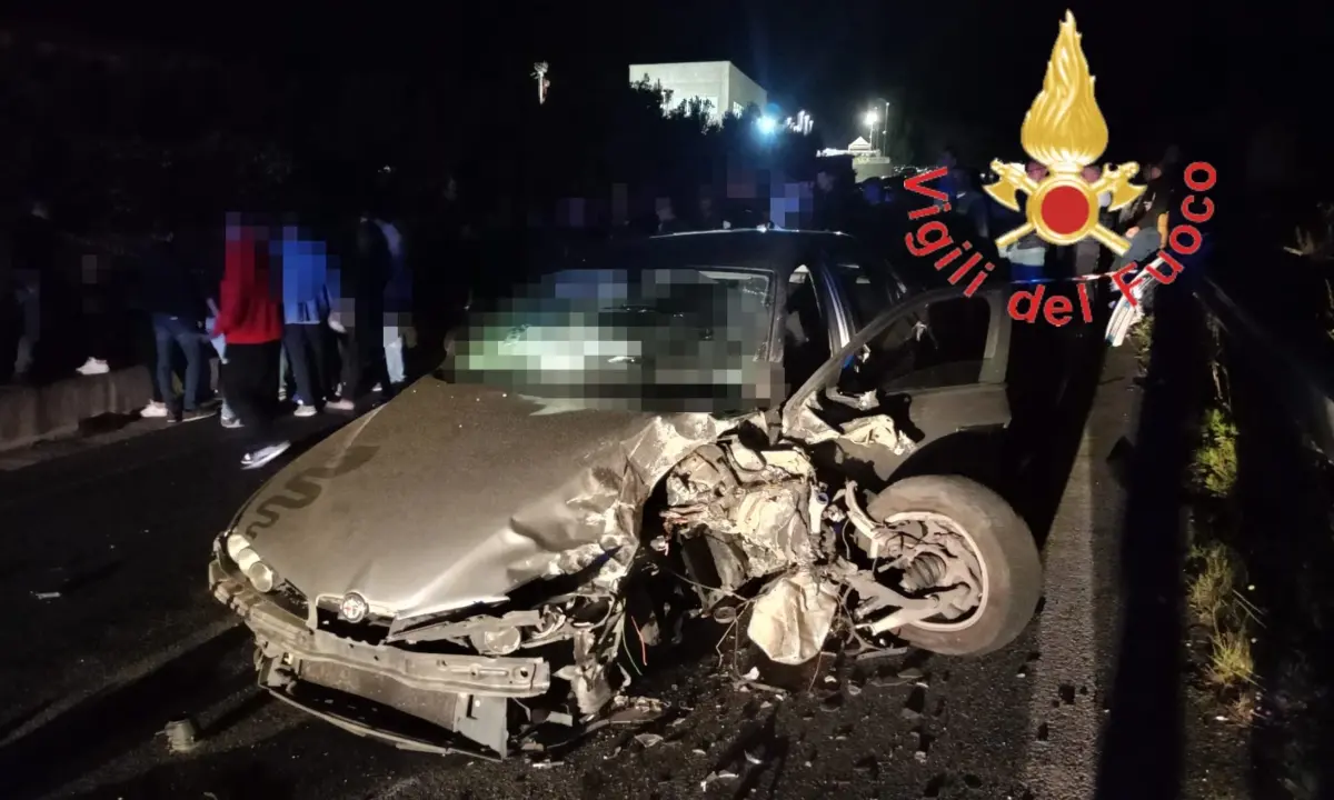 Tragico incidente sulla SS180: un morto e diversi feriti