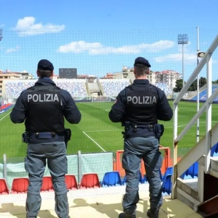 Spedizione punitiva di 7 ultras contro i giocatori del Crotone. Denunciati dalla Digos