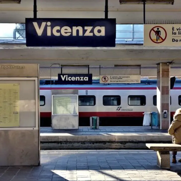 Vicenza, un mitomane di Cosenza segnala una bomba in stazione. Denunciato