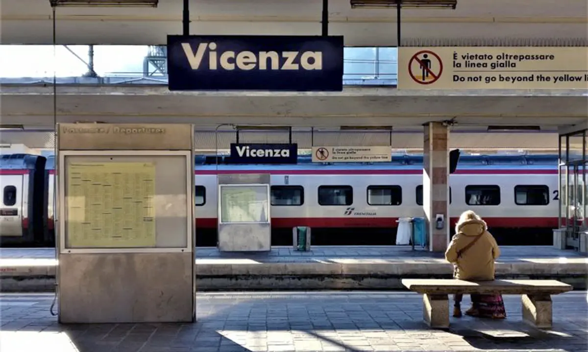Vicenza, un mitomane di Cosenza segnala una bomba in stazione. Denunciato