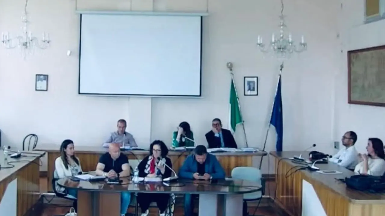 Casali del Manco, approvate le nuove tariffe sulla tassa dei rifiuti 2024