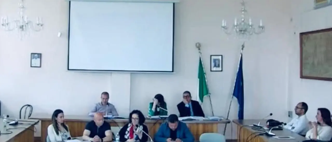 Casali del Manco, approvate le nuove tariffe sulla tassa dei rifiuti 2024