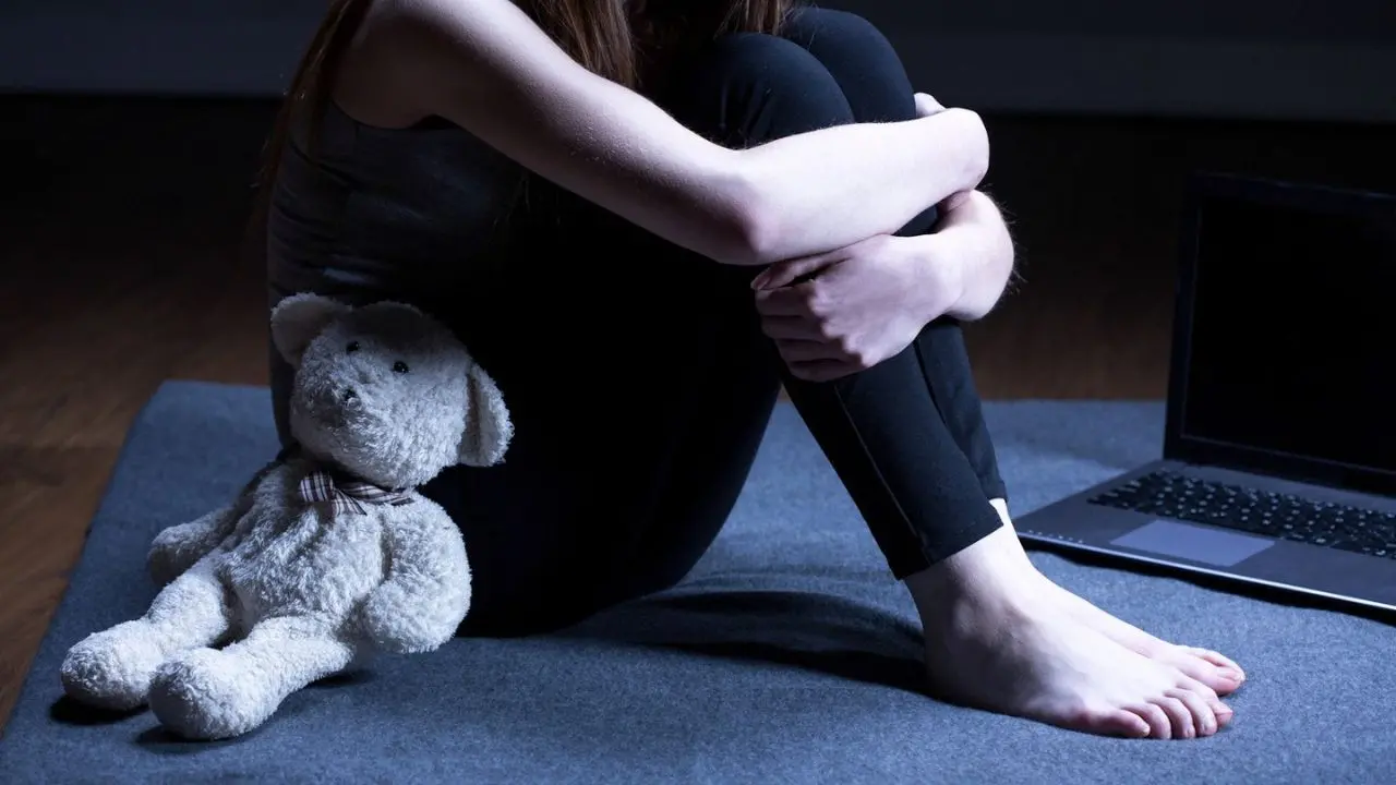 Arrestato imprenditore a Bari: anni di abusi su due bambine di 12 anni