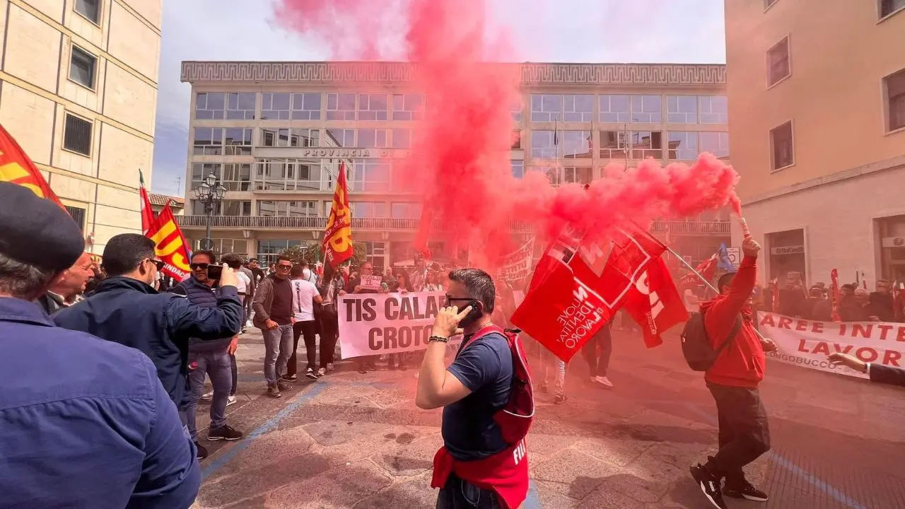 Tirocinanti, la vertenza si sposta a Cosenza: sabato un sit in su viale Marconi
