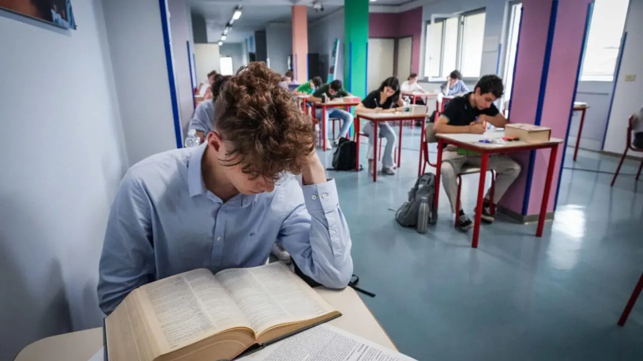 Maturità 2025, le tracce più attese per l’esame di italiano: da D’Annunzio all’intelligenza artificiale