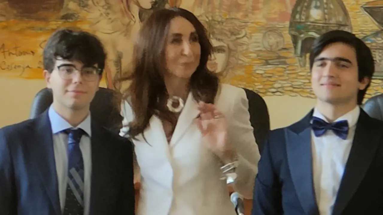 Nicastro e Garofalo, eccellenze del Liceo Telesio, premiati in Comune a Cosenza