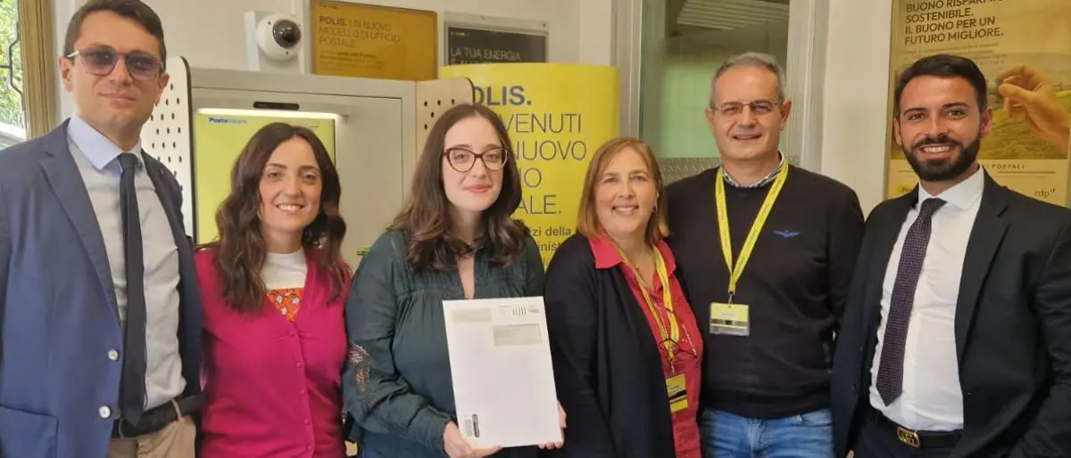 Emesso il primo passaporto dell'ufficio postale di Rovito