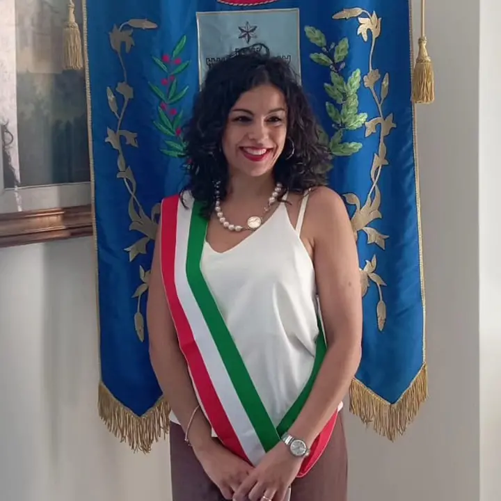 Mendicino, primo giorno da sindaco per Irma Bucarelli. La composizione del nuovo consiglio comunale
