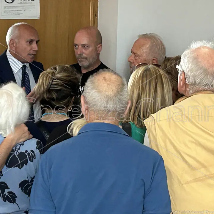 Cosenza, l'assenza di una delibera preoccupa gli ospiti del Cafè Alzheimer. Caruso li rassicura